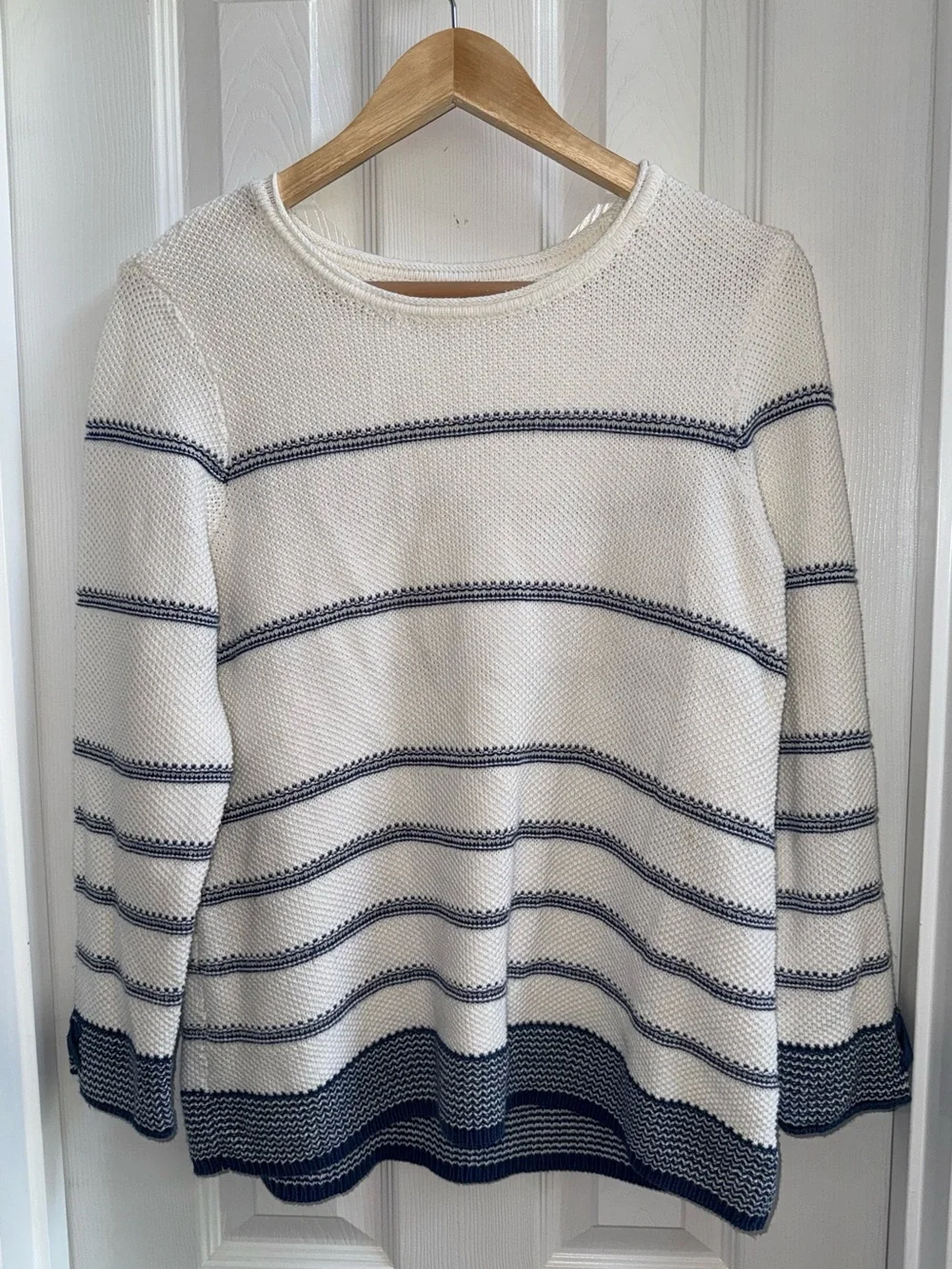 Chico’s Pullover Crew Neck Knit Sweater Medium White Blue Strip Coastal Comfy
